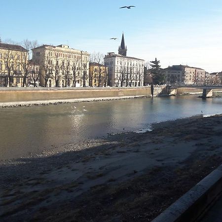 Sottoriva36 Bed & Breakfast Verona Bagian luar foto