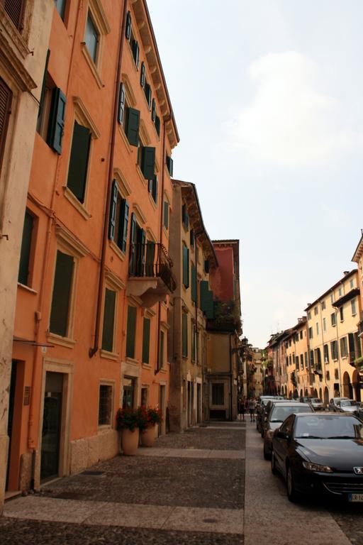 Sottoriva36 Bed & Breakfast Verona Bagian luar foto
