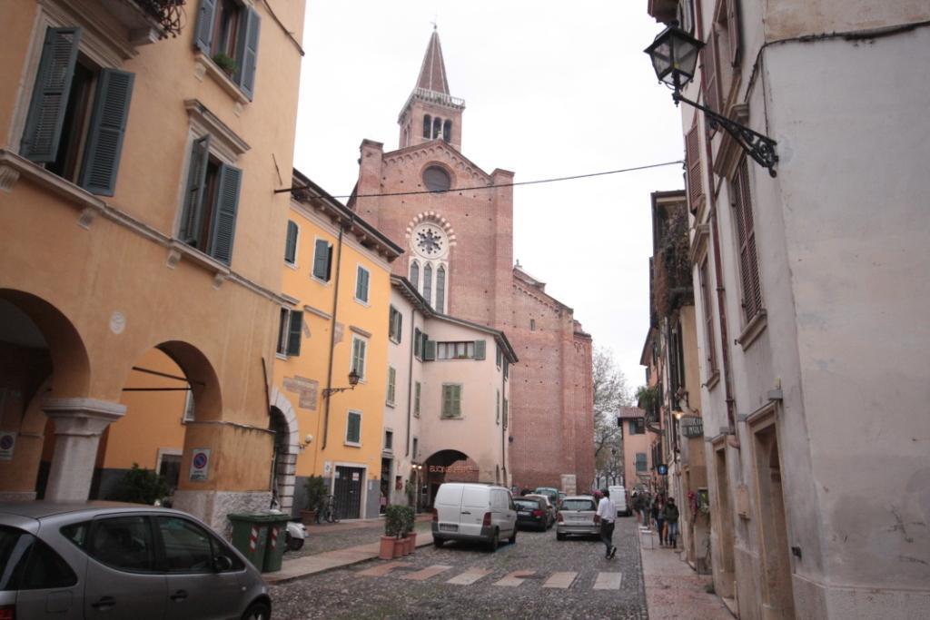 Sottoriva36 Bed & Breakfast Verona Bagian luar foto