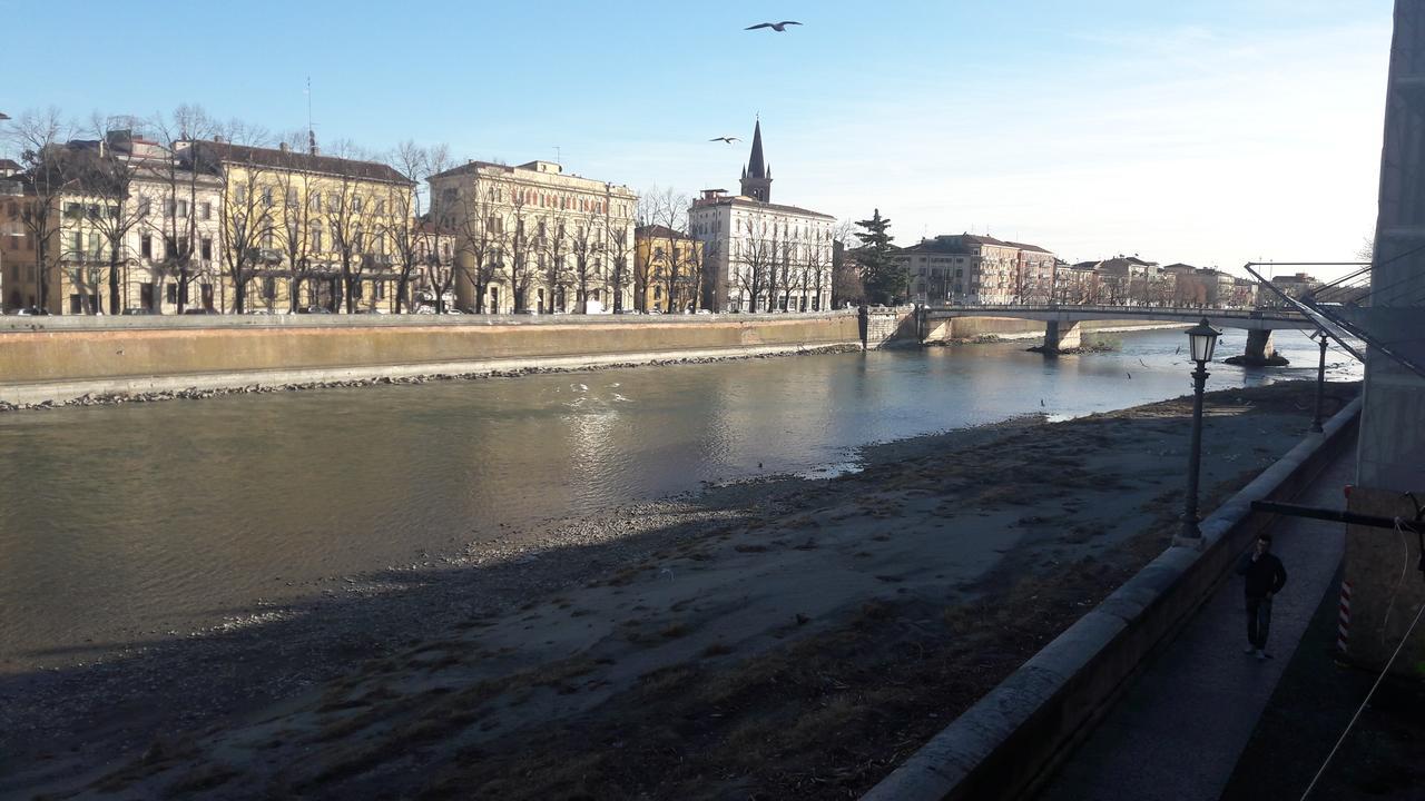Sottoriva36 Bed & Breakfast Verona Bagian luar foto
